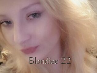 Blondiee_22