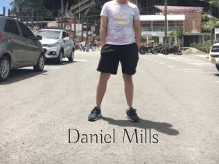 Daniel_Mills