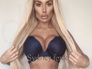 Sydney_foxx